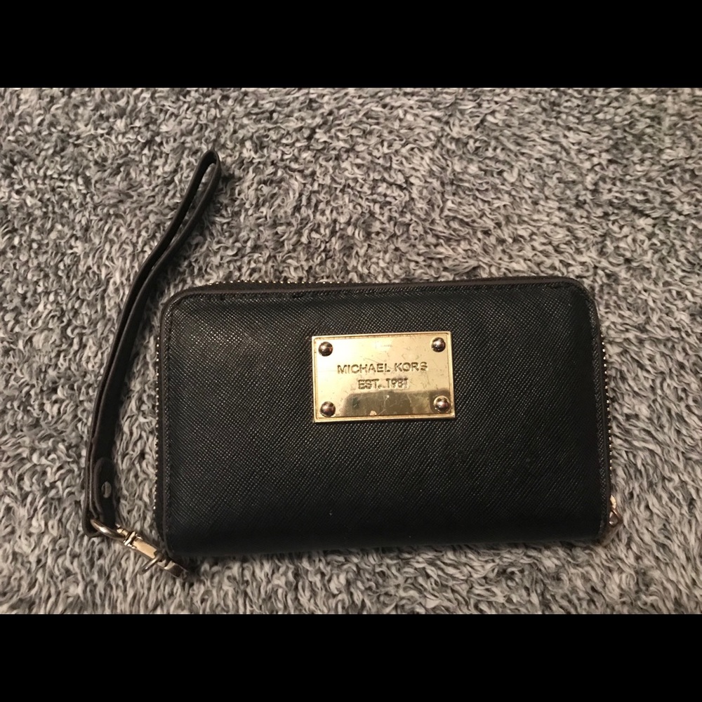 Micheal kors wristlet